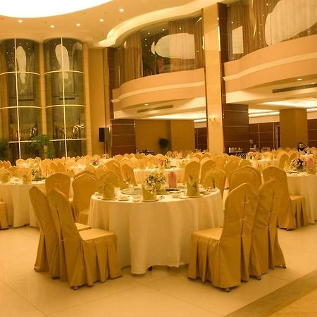 Hangzhou Crown Hotel Exterior photo